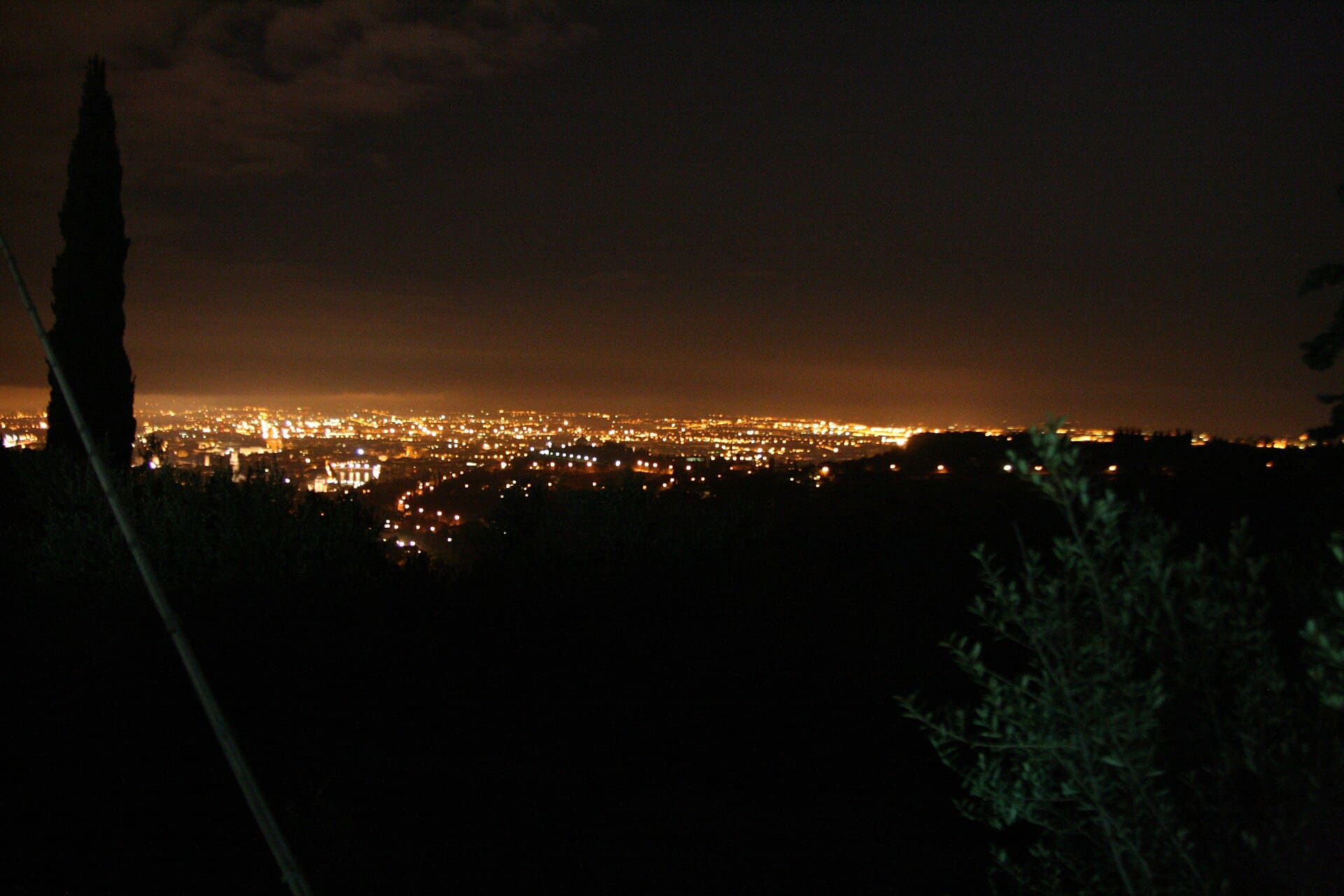 Night View of Verona from "Torricelle" hills.