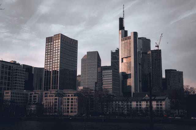 Stunning cityscape of Frankfurt am Main skyline at dusk with modern skyscrapers.