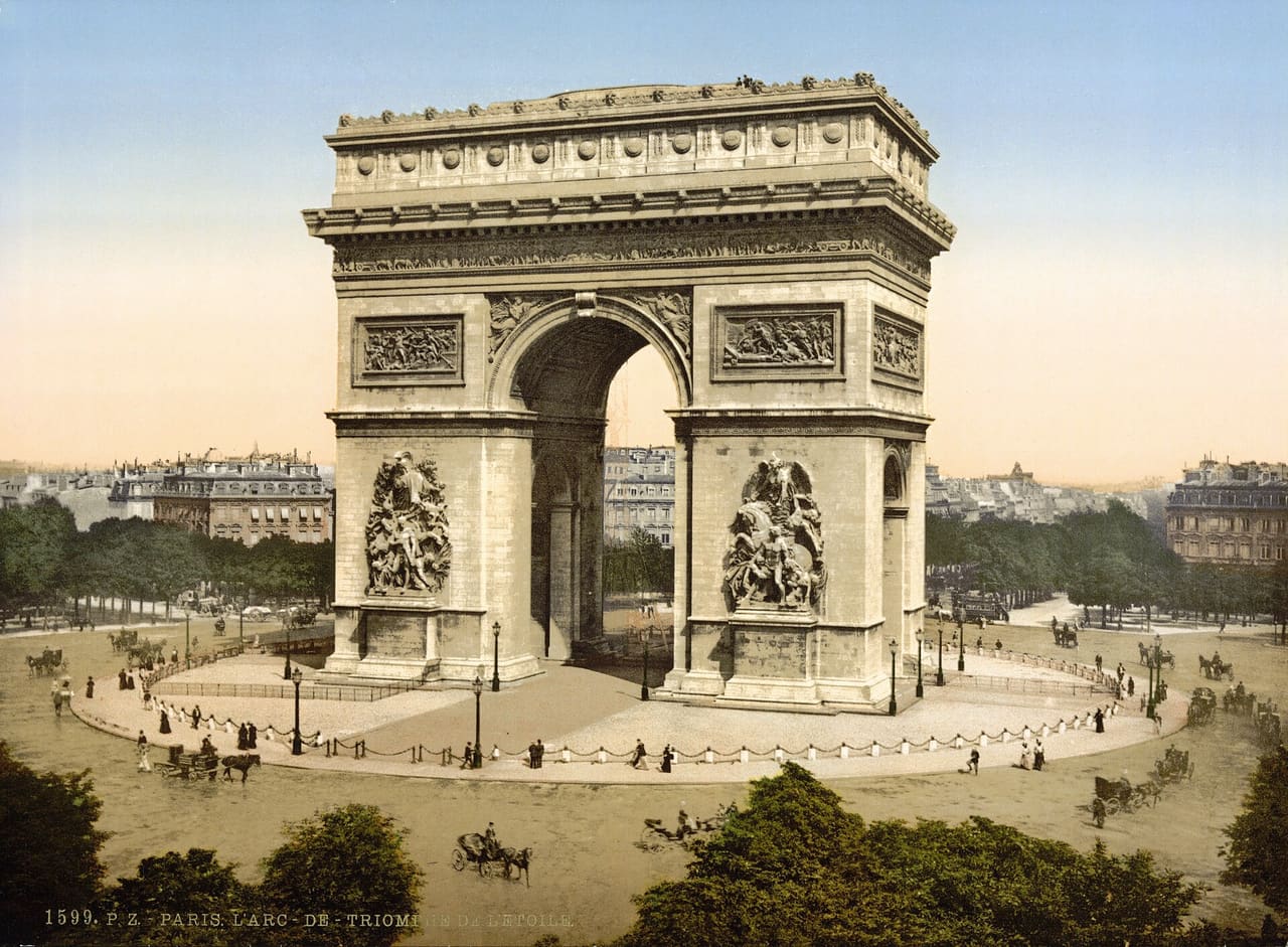 Arc de Triomphe de l'Etoile, Paris, France.