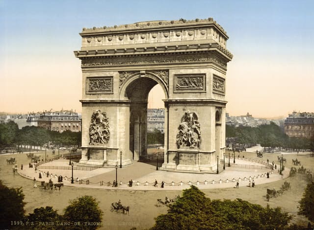 Arc de Triomphe de l'Etoile, Paris, France.