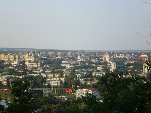 Iasi , panoramic view to the center , Metropolitan Orthodox Cathedral and Catholic Cathedral , Iaşi, Romania Română: Iaşi , vedere panoramică spre Centru , Catedrala Metropolitană Ortodoxă şi Catedrala Catolică , ,Iaşi, România