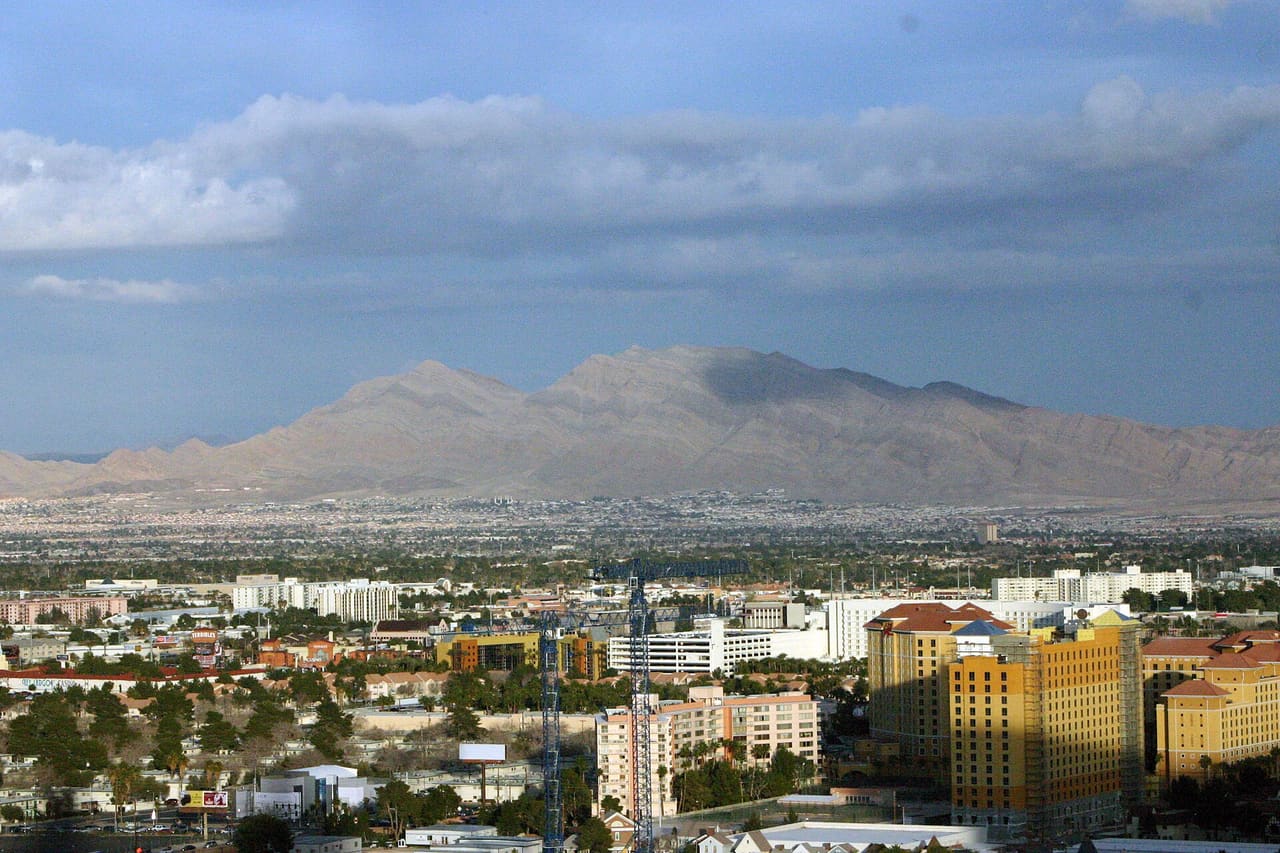 from hotel room (Frenchman Mountain on skyline)Skyline