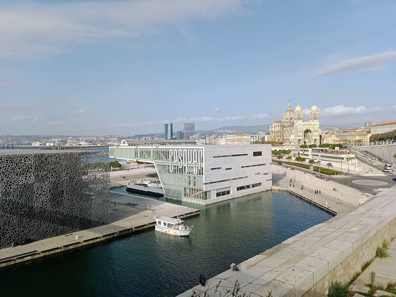 Skyline de Marseille depuis le fort Saint-Jean, Bouches-du-Rhône, France