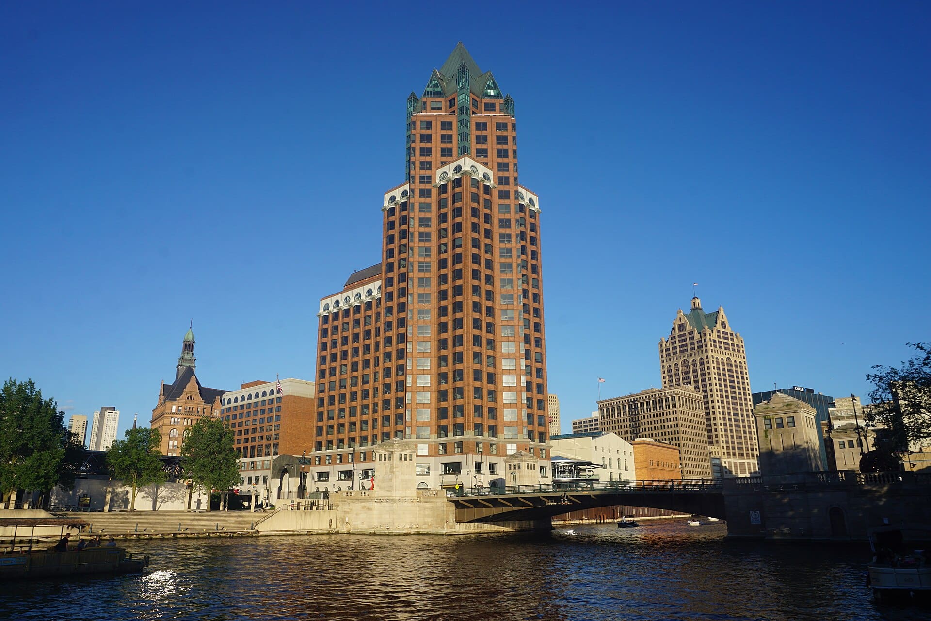 The skyline of Milwaukee, Wisconsin (United States).