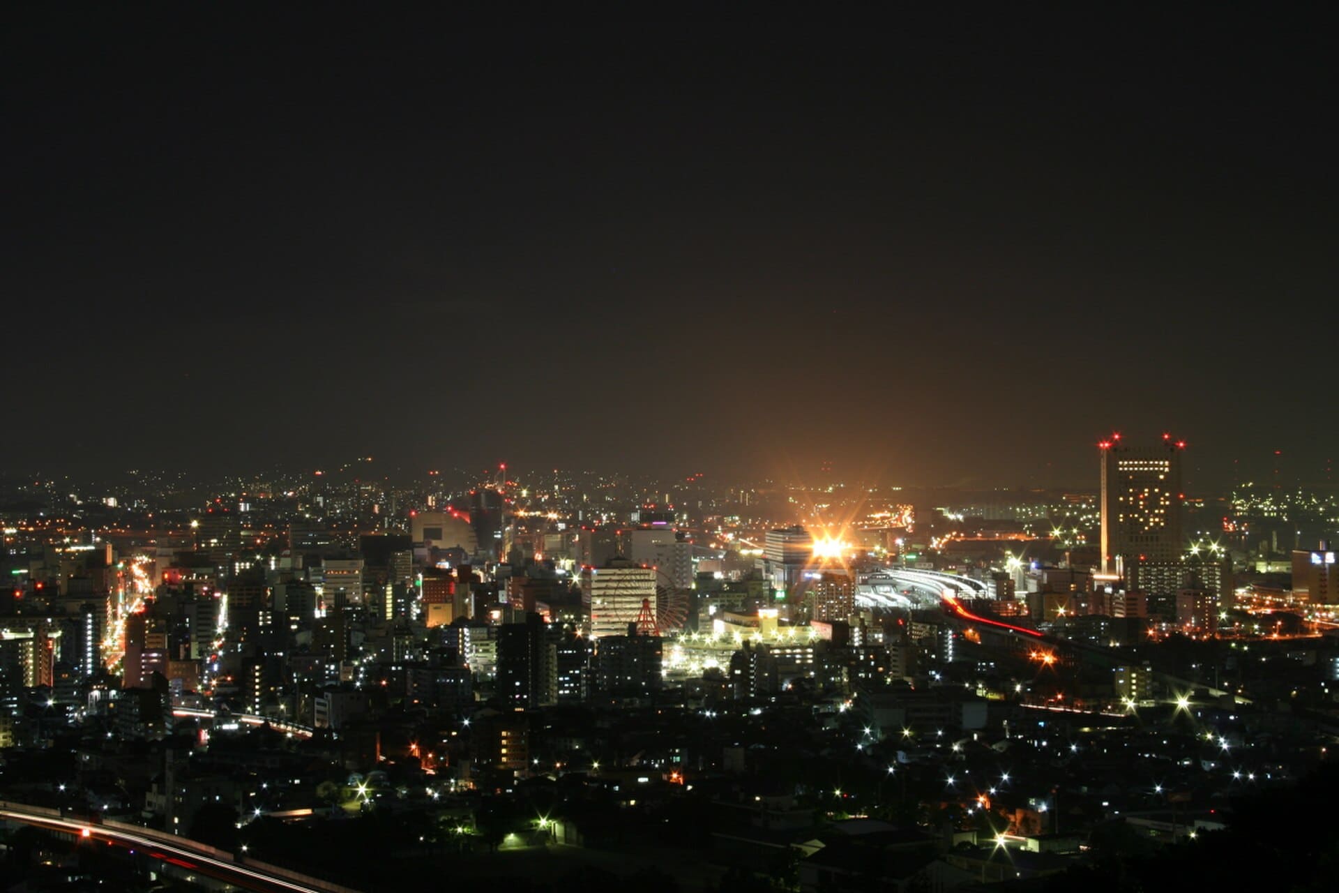 Nightscape of Kokura, a part of Kitakyushu City (Japan) From Mt.Myokenzan 北九州市小倉北区・妙見山より小倉駅方面の夜景