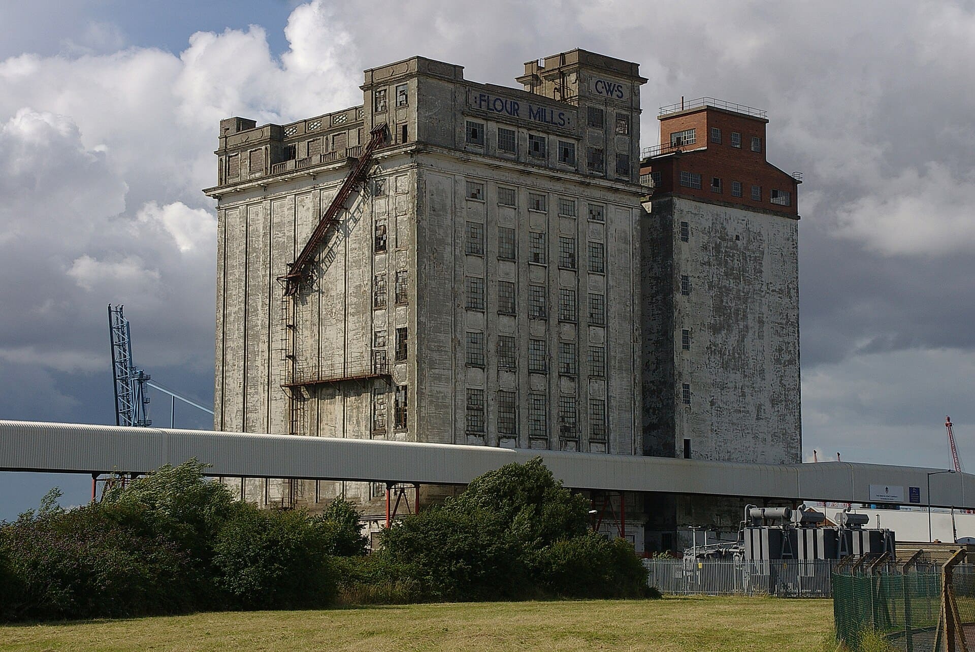The CWS flour mills which dominates the skyline at Avonmouth. I rather like it.